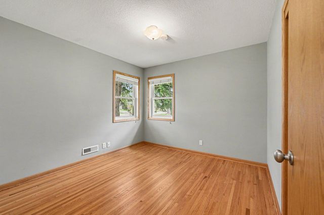 2115 W 105th Street, Bloomington, MN 55431