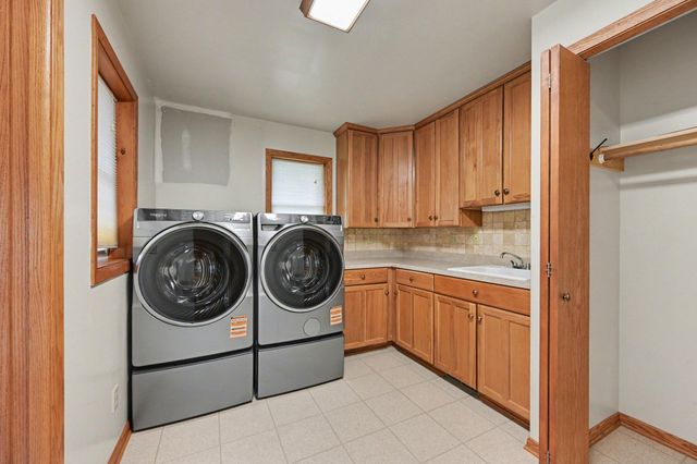 2115 W 105th Street, Bloomington, MN 55431