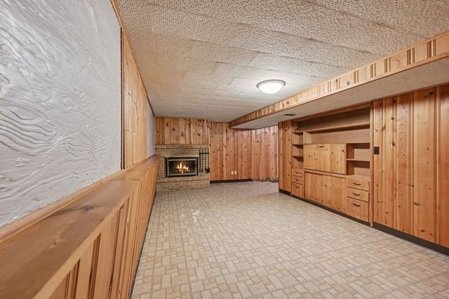 2115 W 105th Street, Bloomington, MN 55431