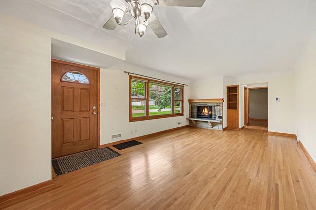 2115 W 105th Street, Bloomington, MN 55431