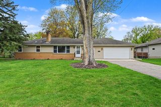 2115 W 105th Street, Bloomington, MN 55431