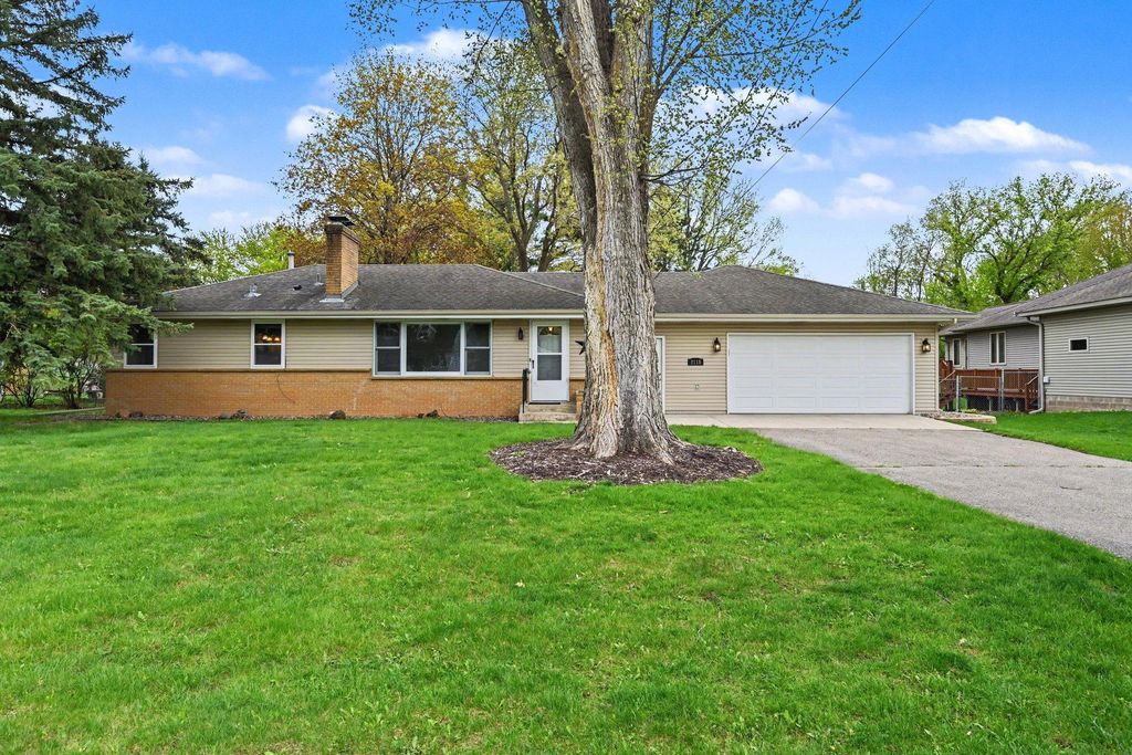 2115 W 105th Street, Bloomington, MN 55431