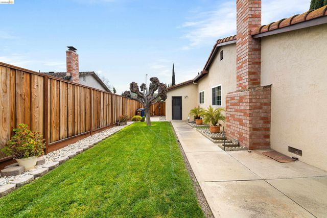 1631 Limewood Pl, Pittsburg, CA 94565