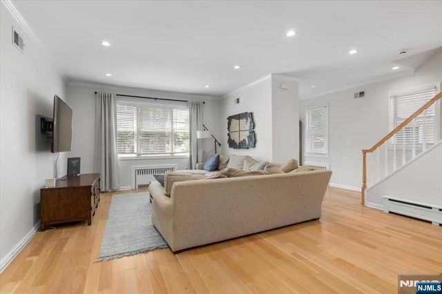 242 Washington Avenue, Rutherford, NJ 07070