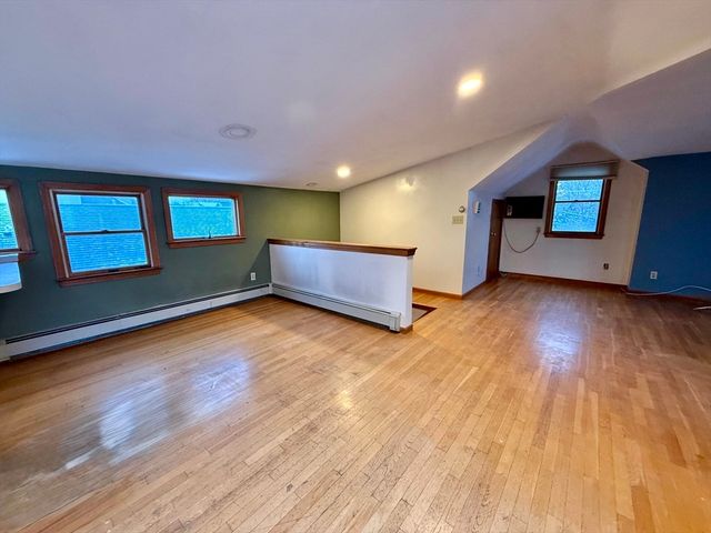 12 Keenan St 3, Watertown, MA 02472