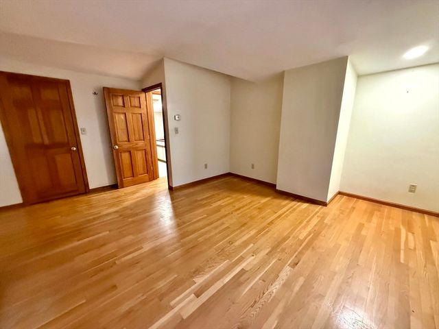 12 Keenan St 3, Watertown, MA 02472