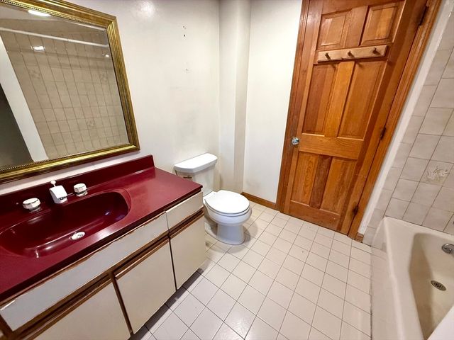 12 Keenan St 3, Watertown, MA 02472