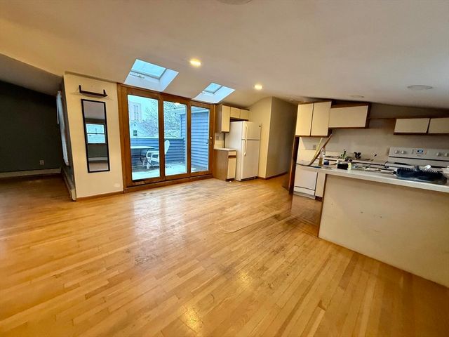 12 Keenan St 3, Watertown, MA 02472