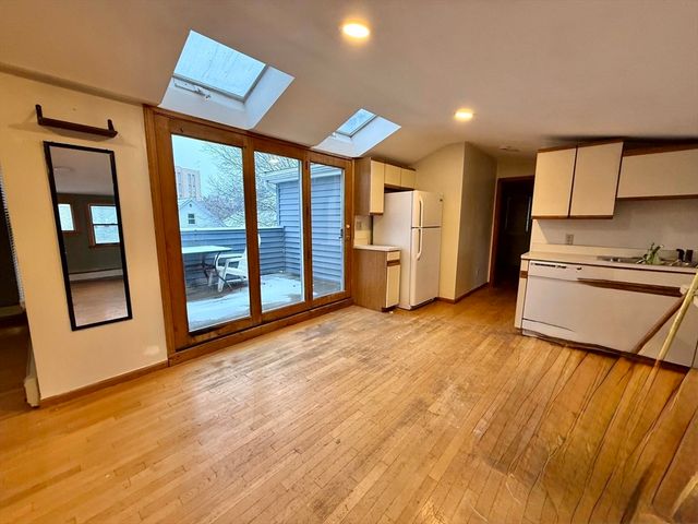 12 Keenan St 3, Watertown, MA 02472