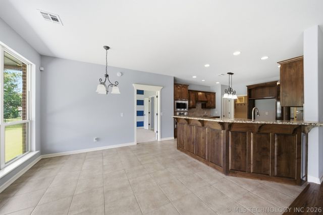 7709 E El Paso Street, Broken Arrow, OK 74014