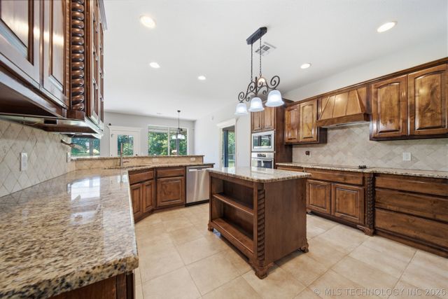 7709 E El Paso Street, Broken Arrow, OK 74014