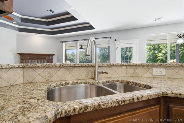 7709 E El Paso Street, Broken Arrow, OK 74014