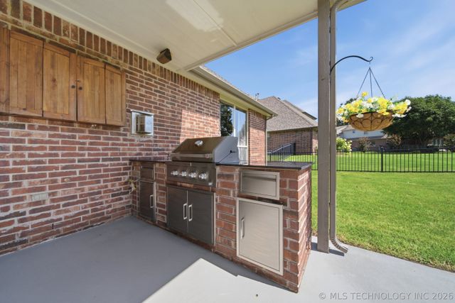 7709 E El Paso Street, Broken Arrow, OK 74014