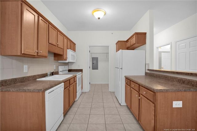 612 Marshtree Lane 304, Fayetteville, NC 28314