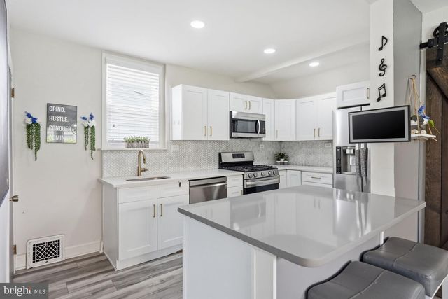 429 HILLCREST AVE, Glenolden, PA 19036