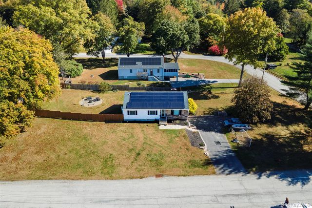 29 Rombout Ridge Road, Poughkeepsie, NY 12603