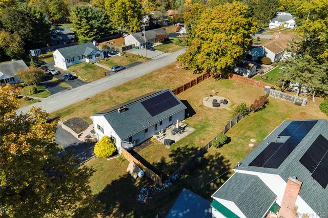 29 Rombout Ridge Road, Poughkeepsie, NY 12603