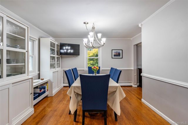29 Rombout Ridge Road, Poughkeepsie, NY 12603