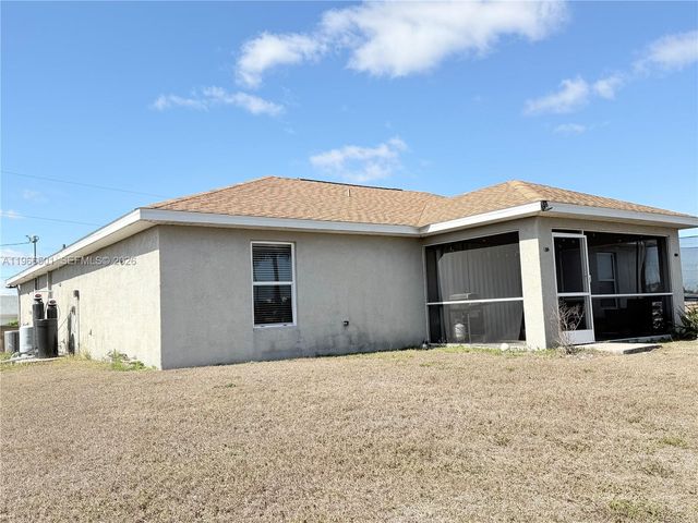 3625 NE 19 Place, Cape Coral, FL 33909