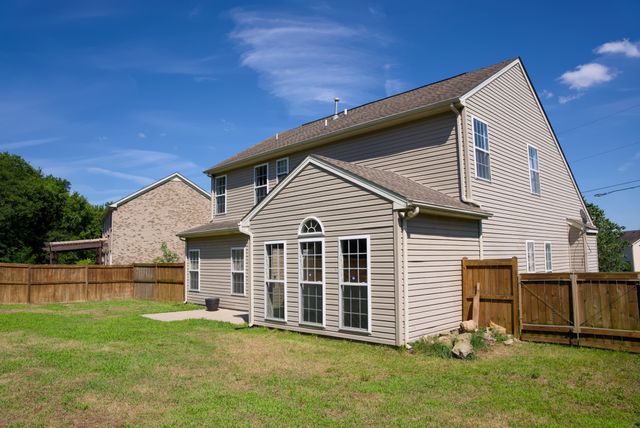2244 Gilmore Crossing Ln, Nashville, TN 37218