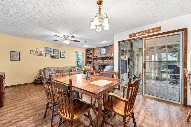 1402 S Countrywood Place, Rogers, AR 72758