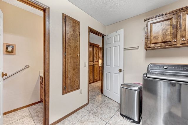 1402 S Countrywood Place, Rogers, AR 72758