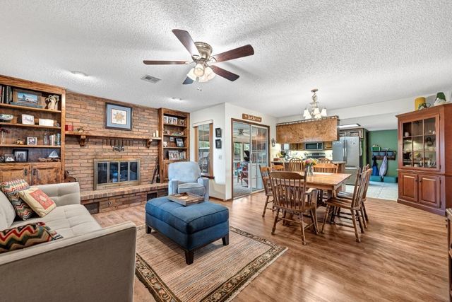1402 S Countrywood Place, Rogers, AR 72758