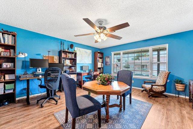 1402 S Countrywood Place, Rogers, AR 72758