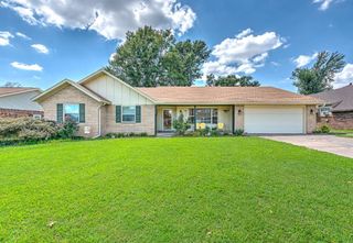 1402 S Countrywood Place, Rogers, AR 72758