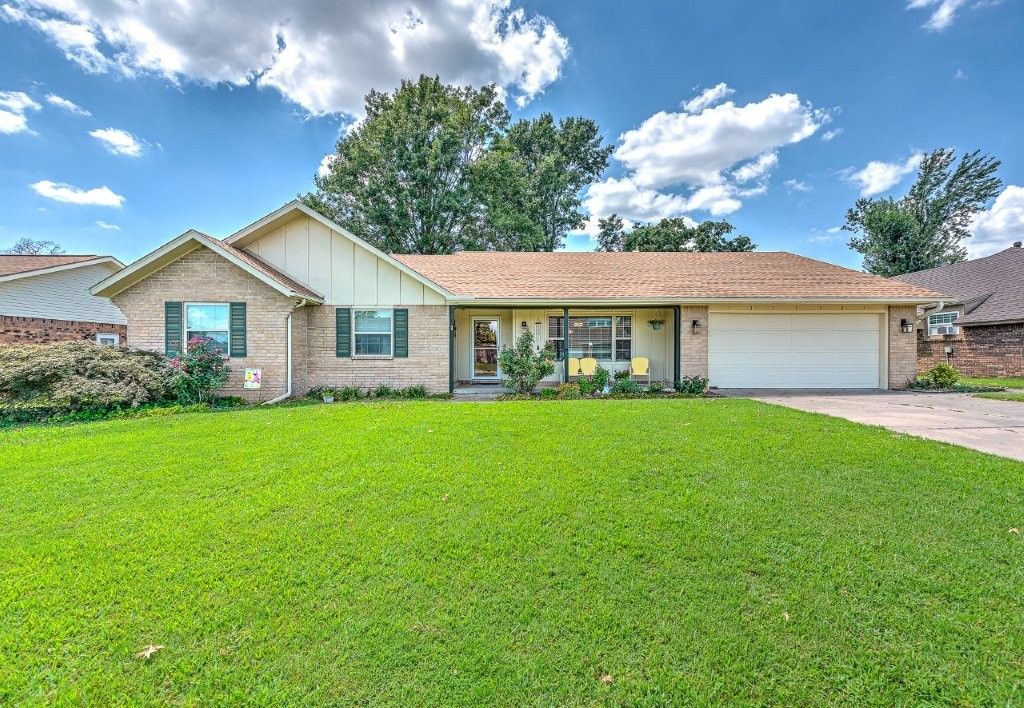 1402 S Countrywood Place, Rogers, AR 72758