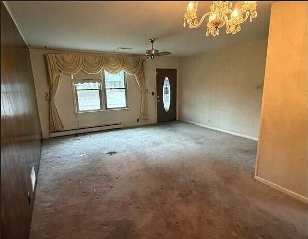 2909 W HENLEY DR, Columbia, MO 65202