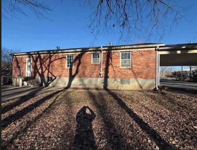 2909 W HENLEY DR, Columbia, MO 65202