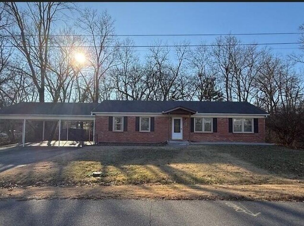 2909 W HENLEY DR, Columbia, MO 65202