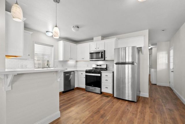 1099 38th Avenue, Santa Cruz, CA 95062