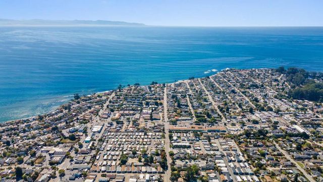 1099 38th Avenue, Santa Cruz, CA 95062