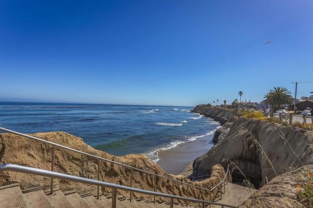 1099 38th Avenue, Santa Cruz, CA 95062