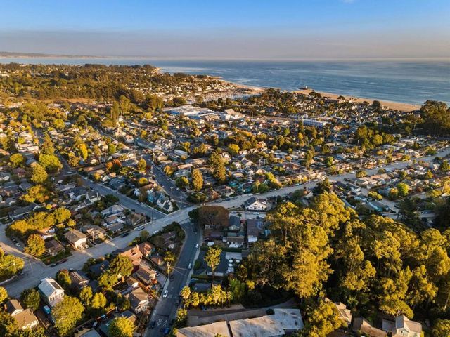 1099 38th Avenue, Santa Cruz, CA 95062