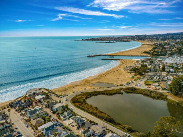 1099 38th Avenue, Santa Cruz, CA 95062