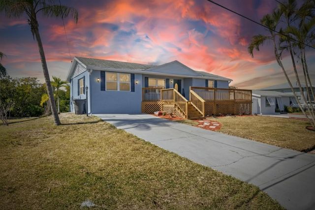 827 SEABREEZE DRIVE, Ruskin, FL 33570