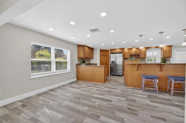 827 SEABREEZE DRIVE, Ruskin, FL 33570