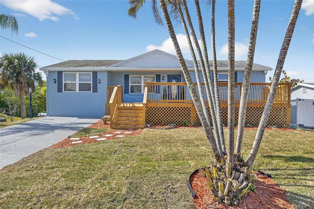 827 SEABREEZE DRIVE, Ruskin, FL 33570