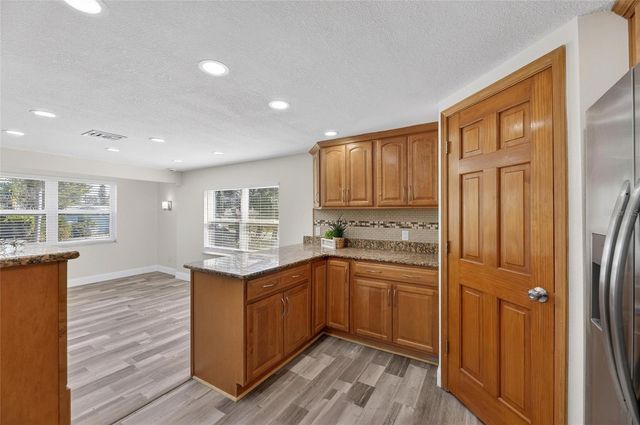 827 SEABREEZE DRIVE, Ruskin, FL 33570