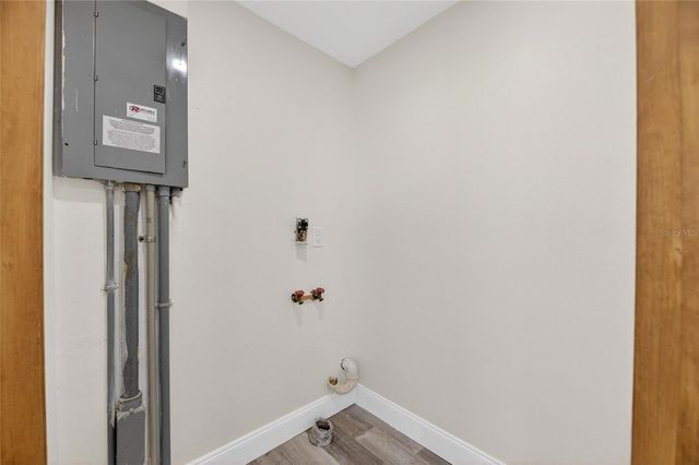 827 SEABREEZE DRIVE, Ruskin, FL 33570