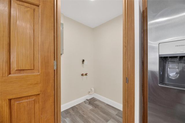 827 SEABREEZE DRIVE, Ruskin, FL 33570