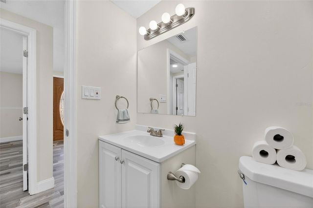 827 SEABREEZE DRIVE, Ruskin, FL 33570