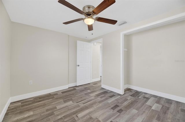 827 SEABREEZE DRIVE, Ruskin, FL 33570