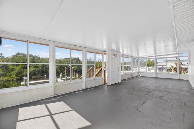 827 SEABREEZE DRIVE, Ruskin, FL 33570