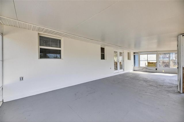 827 SEABREEZE DRIVE, Ruskin, FL 33570