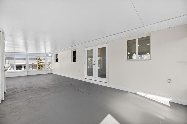 827 SEABREEZE DRIVE, Ruskin, FL 33570