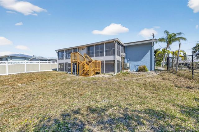 827 SEABREEZE DRIVE, Ruskin, FL 33570